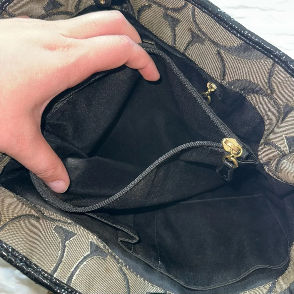 Coach Vintage Black and Grey Signature C Gold Chain and Snap Tote Shoulder Bag - Picture 10 of 15